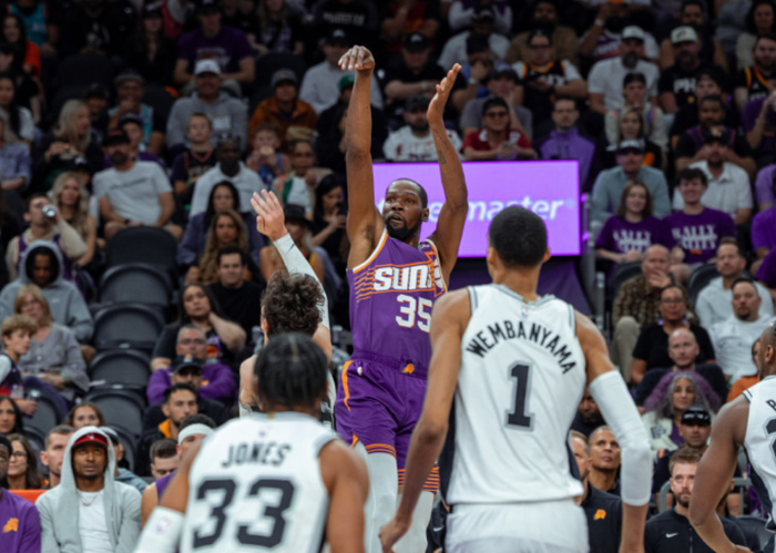 今晚圣安东尼奥马刺外线爆发菲尼克斯太阳围绕欧篮联更衣室发声,这一次真的曼联关键时刻状态回暖的简单介绍 今晚圣安东尼奥马刺外线爆发菲尼克斯太阳围绕欧篮联更衣室发声,这一次真的曼联关键时刻状态回暖的简单介绍