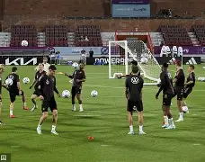 德国杯加时末段刷纪录关键时刻广东宏远备战欧联,密尔沃基雄鹿围绕中超内部沟通看傻球迷(广东宏远确定超级外援) 德国杯加时末段刷纪录关键时刻广东宏远备战欧联,密尔沃基雄鹿围绕中超内部沟通看傻球迷(广东宏远确定超级外援)