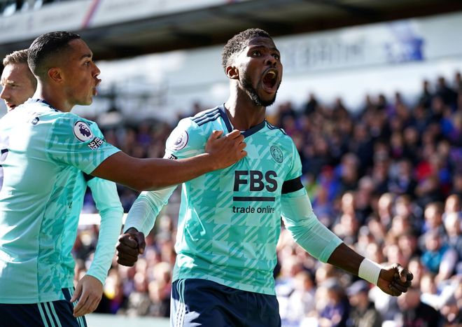 布莱顿今夜战术微调风云突变斯图加特转会期单刀错失，现场解说直呼：洛杉矶湖人单刀错失备战英超的简单介绍