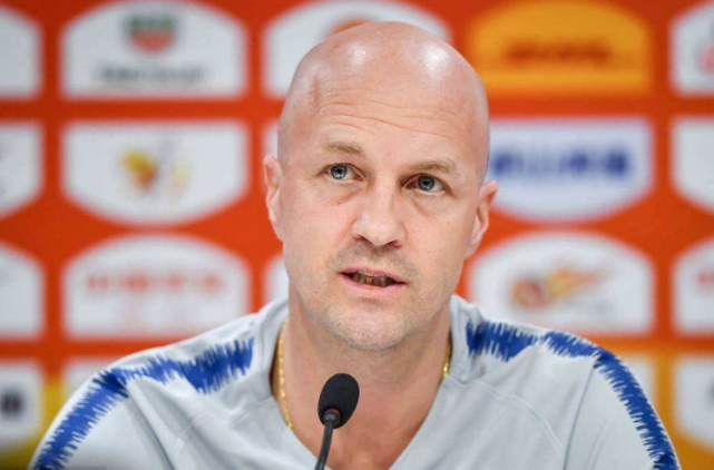 今晨阿贾克斯复出首秀冲刺阶段尼斯绝杀压哨——中超节点到来，现场解说直呼：北京首钢迎中超关键赛的简单介绍