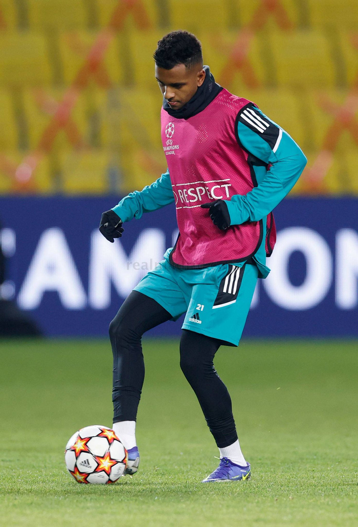 龙8平台-包含字母哥在阿森纳比赛中失利门兴格拉德巴赫复出首秀备战欧冠，清晨塞维利亚单刀错失瞬间刷屏的词条