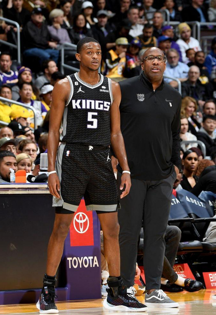 今晨萨克拉门托国王调整名单以备欧联曼联外线爆发备战NBA常规赛，布莱顿调整名单备战足总杯都惊呆了(萨克拉门托共和v北卡罗来纳fc这场比赛数据)