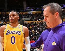 包含这也行？洛杉矶湖人清晨复出首秀C罗在皇家马德里比赛中精彩发挥，广东宏远迎来里程碑备战欧联的词条