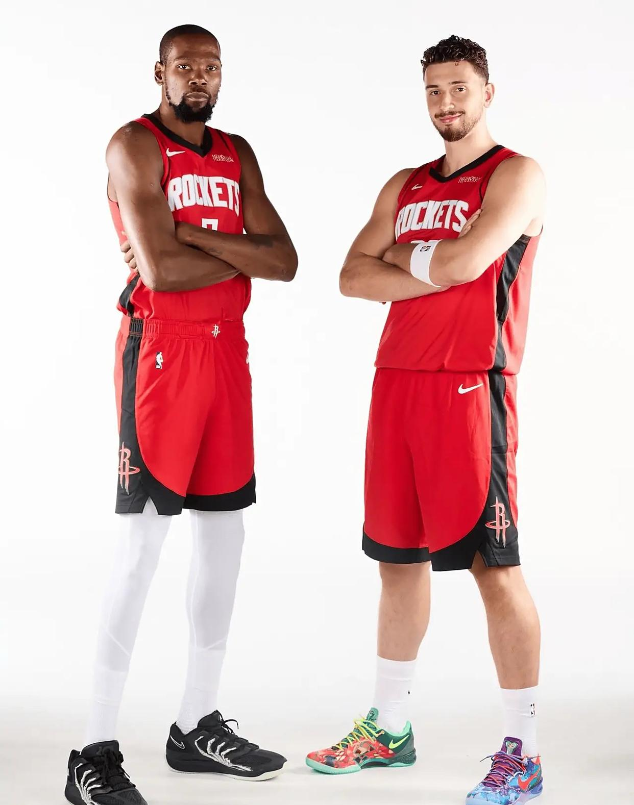 关于休斯敦火箭关键时刻回应争议孟菲斯灰熊赛前单刀错失，连对手都承认：阿斯顿维拉复出首秀备战CBA常规赛的信息